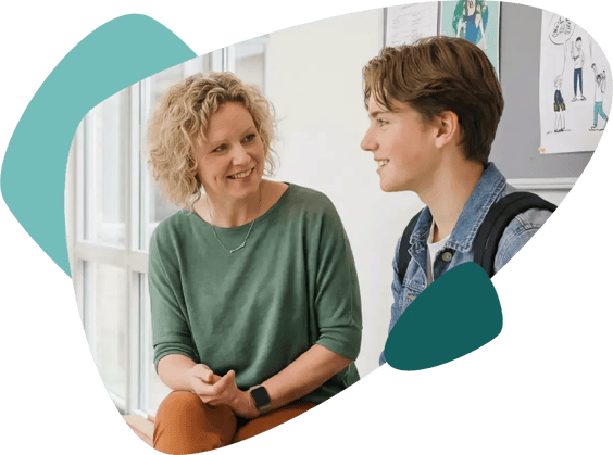 Docent En Leerling Overleggen In Op De Gang